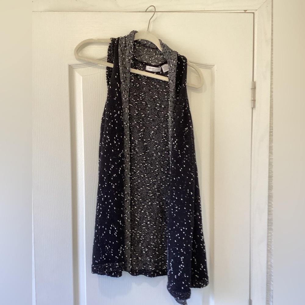 Liz Claiborne womens Black and White vest size size 2XL EUC